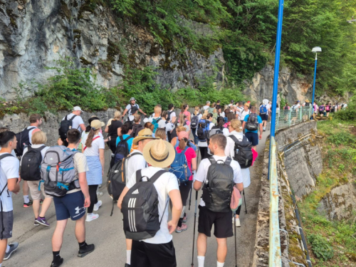 FOTO: Hodočasnici iz Rame krenuli pješice u Međugorje