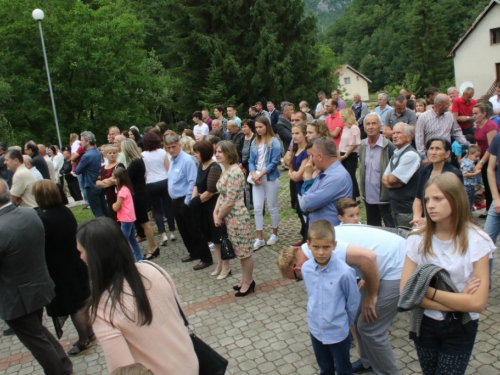 FOTO: Vanjska proslava sv. Ante u župi Gračac