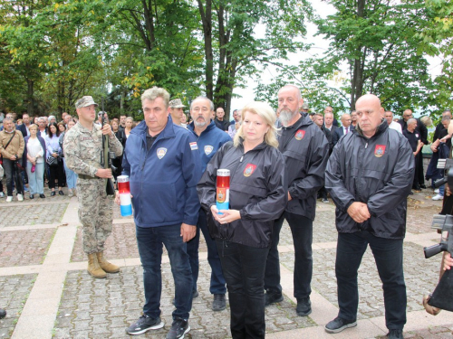 FOTO: Obilježena 32. obljetnica stradanja Hrvata na Uzdolu