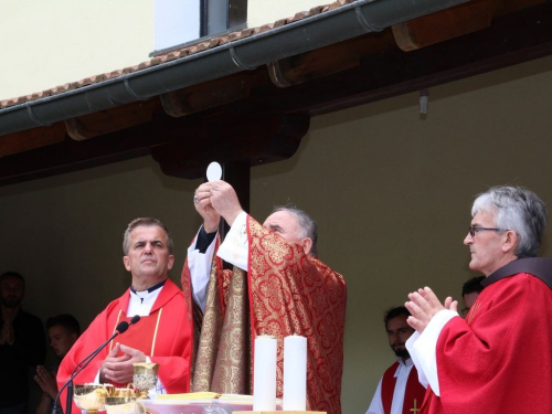 FOTO: Obilježena 26. obljetnica stradanja Hrvata na Uzdolu