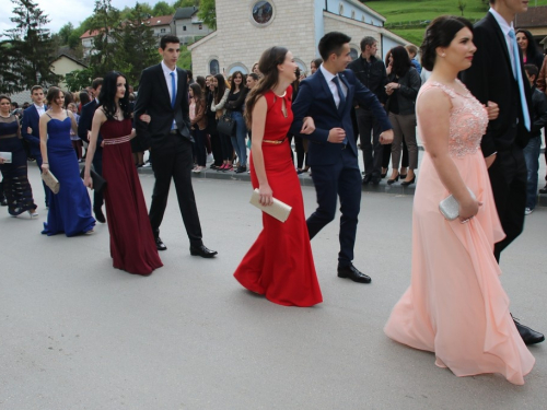 FOTO/VIDEO: Matura 2016. - Defile mladosti i ljepote na ulicama Prozora