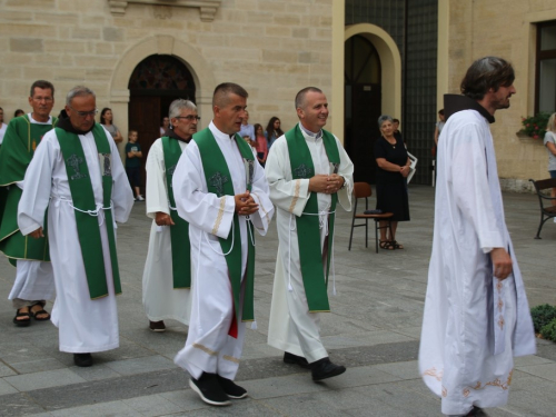 FOTO: Na Šćitu započela priprava za Veliku Gospu