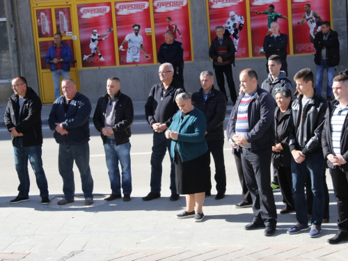 FOTO: Povodom Svih svetih u Prozoru zapaljene svijeće za poginule i preminule branitelje