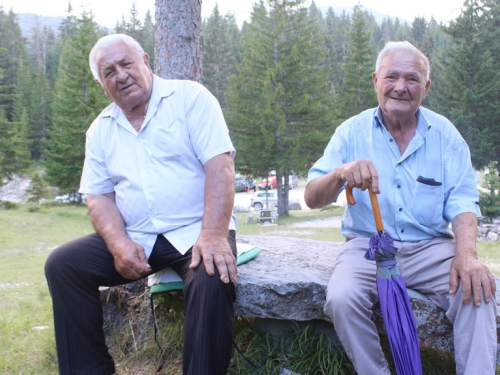 FOTO: Na Vranu služena sv. misa za poginule duvandžije