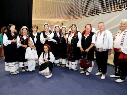 FOTO: Ramci na ''Običajima starog zavičaja'' okupili folkloraše iz tri države