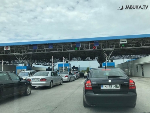 Hrvatska produljila režim prelaska granica