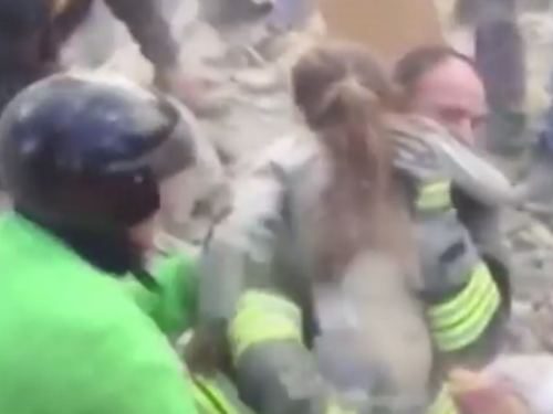VIDEO: Djevojčica spašena iz ruševina 17 sati nakon potresa u Italiji