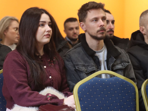 FOTO: Tečaj priprave za brak u župi Gračac