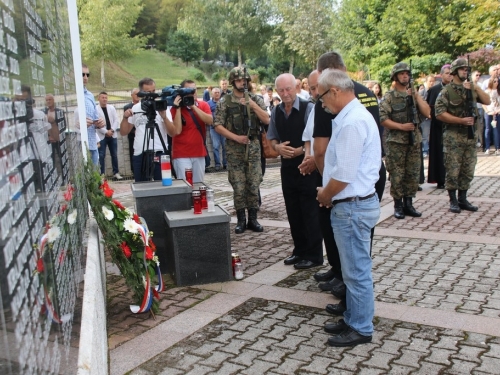 FOTO/VIDEO: Na Uzdolu obilježena 23. obljetnica stravičnog pokolja nad Hrvatima