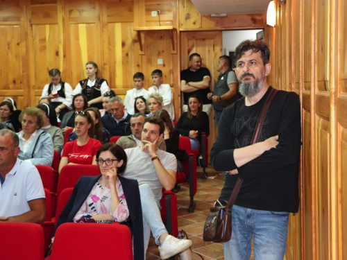 FOTO: Na Šćitu održana 5. kulturno-vjerska baština Hrvata BiH pod geslom ''Vratimo nadu zavičaju''