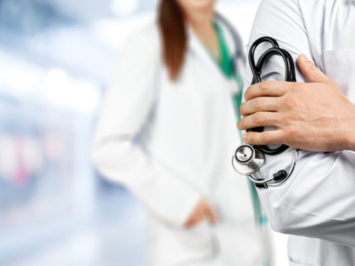 Doktori rade privatno za vrijeme radnog vremena u bolnicama