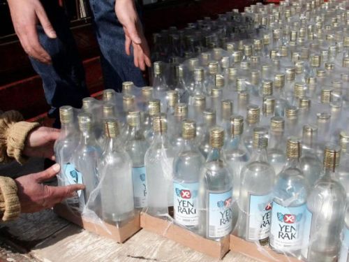 Više od 100 mrtvih u masovnom trovanju alkoholom u Turskoj