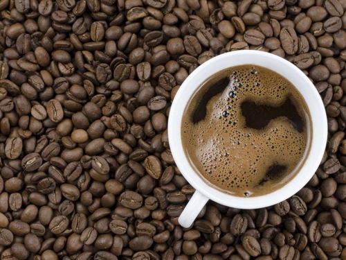 Kako kava može pomoći u skidanju kilograma?