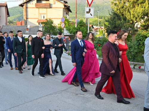 Uskoplje ispratilo 63 maturanta, među njima i 16 iz Prozora-Rame