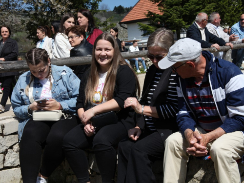 FOTO: Druženje Rumbočana i sv. misa na Zahumu