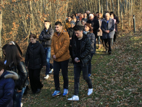 FOTO: Put križa kroz fratarski gaj na Šćitu