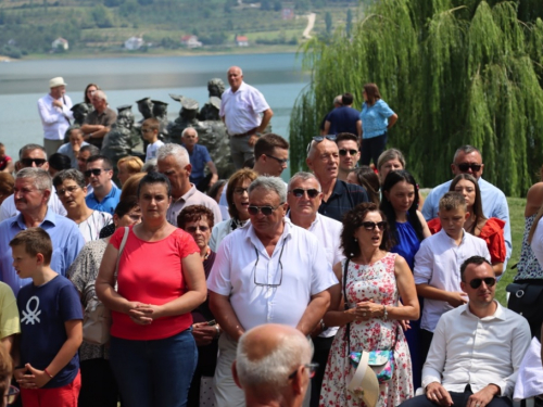 FOTO: Na Šćitu svečano proslavljena Velika Gospa i Mlada misa fra Mile Belje