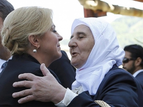 Grabar-Kitarović: Majkama Srebrenice ću poslati odgovor na njihovo pismo