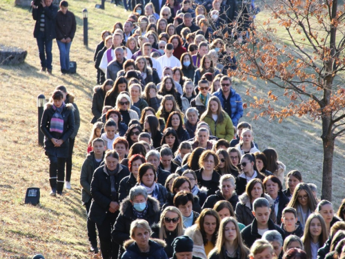 FOTO: Put križa kroz fratarski gaj na Šćitu