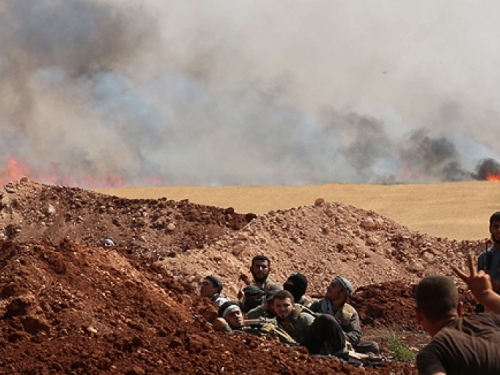 ISIL u ofanzivi, 20 km od Turske granice izveli napad bojnim otrovima