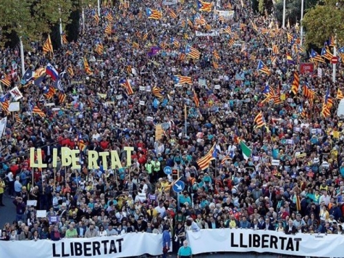 Deseci tisuća na ulicama Barcelone: "Mi smo val promjene"