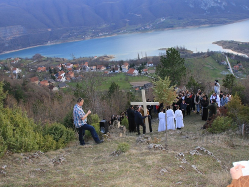 FOTO: Ramski put križa na brdo Gračac