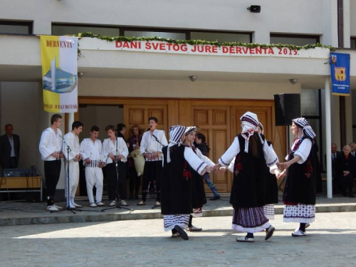 FOTO: HKUD „Rama“ na 10. smotri folklora u Derventi