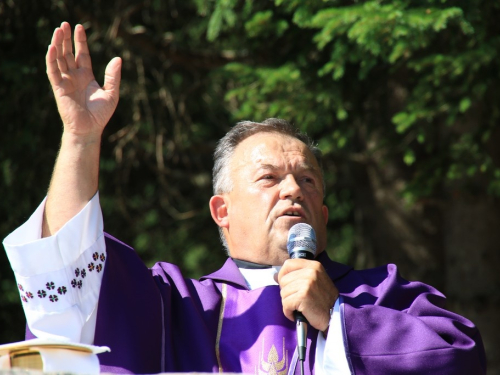 FOTO: Na Vran planini služena misa za poginule duvandžije