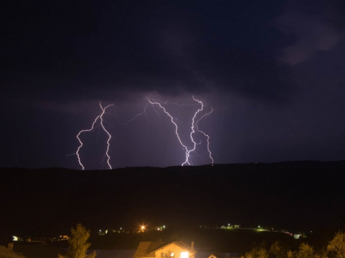 FOTO: Ramskim planinama protutnjalo grmljavinsko nevrijeme