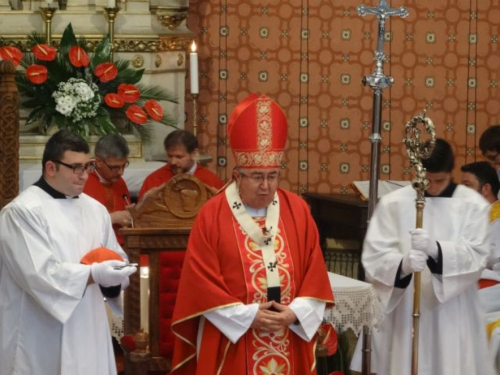 U sarajevskoj katedrali zaređeni vlč. Ivan Ivančević i vlč. Ljubo Zadrić