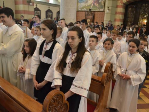 Župa Uzdol osvojila prvo mjesto u igri bez granica, župa Gračac prva u nogometu