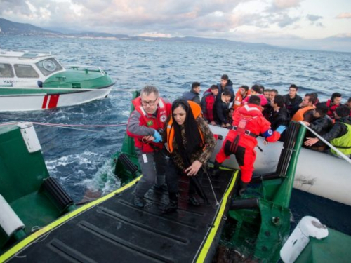 Usred nevremena nestalo osam migranata u Egejskom moru, situacija u Grčkoj sve gora