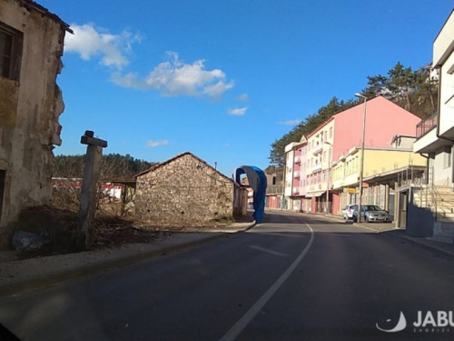 FOTO: U Hercegovini olujni vjetar ruši sve pred sobom