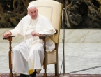 Papa molio za Ukrajinu: Kupnja i proizvodnja oružja nisu rješenje