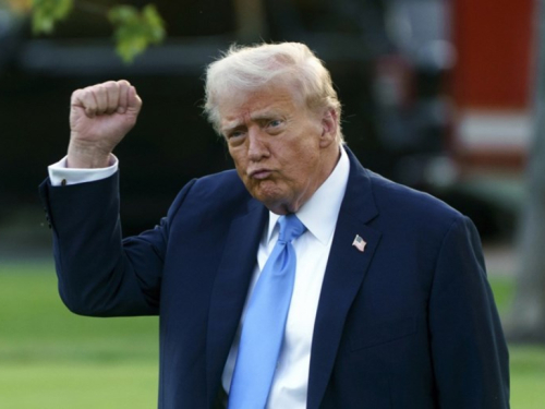 Trump: Šaljemo ratne brodove u Hormuz. Nadam se da će i Kina, Francuska i Japan...