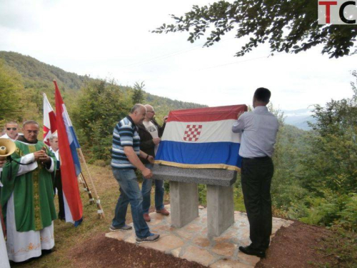 Pomen/Doljani: Otrkiveno spomen obilježe duvanjskim braniteljima