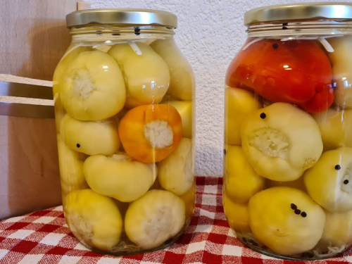 Zimnica koja će vas podsjetiti na prošla vremena: Paprike punjene kupusom