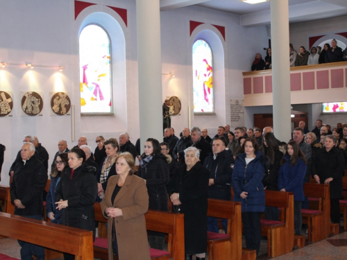 FOTO: U Prozoru svečano otvoren Božićni sajam