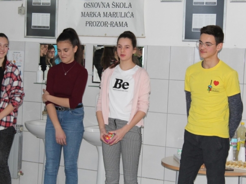 FOTO: Vlč. Jakov Kajinić održao duhovnu obnovu mladima u Prozoru
