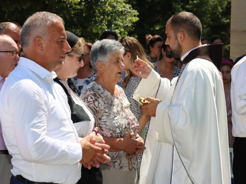 FOTO: Mlada misa fra Mislava Jozića na Šćitu