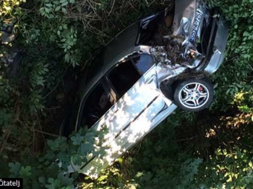 Jablanica: Automobil sletio s mosta, tri osobe ozlijeđene