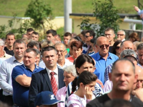 FOTO: 21. obljetnica stradanja Hrvata na Uzdolu