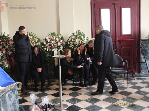FOTO: Na Mirogoju sahranjen pukovnik Ante Pavlović