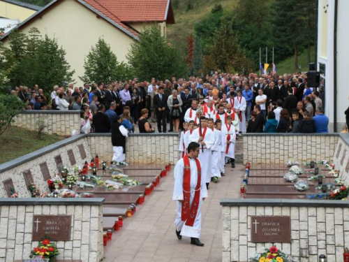 FOTO: 21. obljetnica stradanja Hrvata na Uzdolu