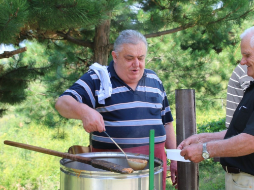 FOTO: Obilježena 27. obljetnica stradanja Hrvata na Uzdolu