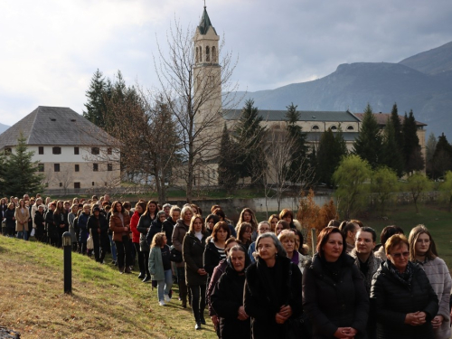 FOTO: Put križa kroz fratarski gaj na Šćitu