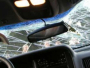 Konjic: Ušao mu u auto i nogama razbio vjetrobransko staklo