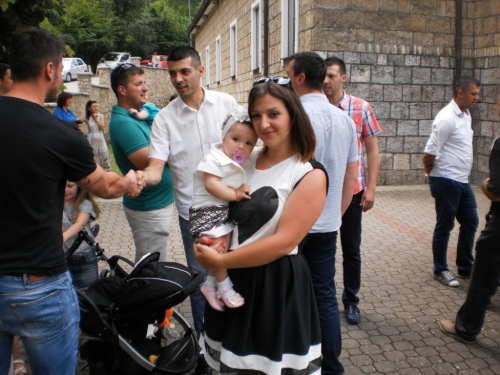 FOTO: Vanjska proslava sv. Ante u župi Gračac