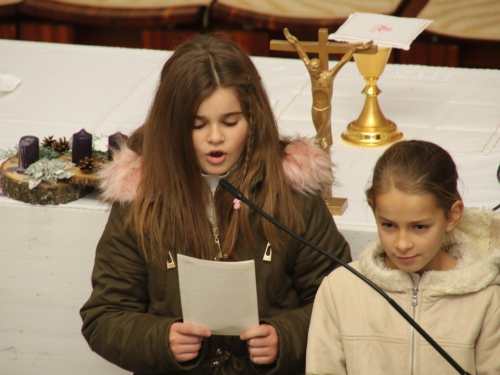 FOTO: Sv. Nikola podijelio darove djeci na Orašcu