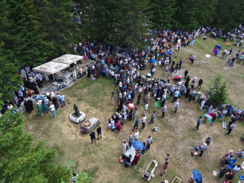 FOTO/VIDEO: Tisuće vjernika na Kedžari proslavilo 'Divin dan'